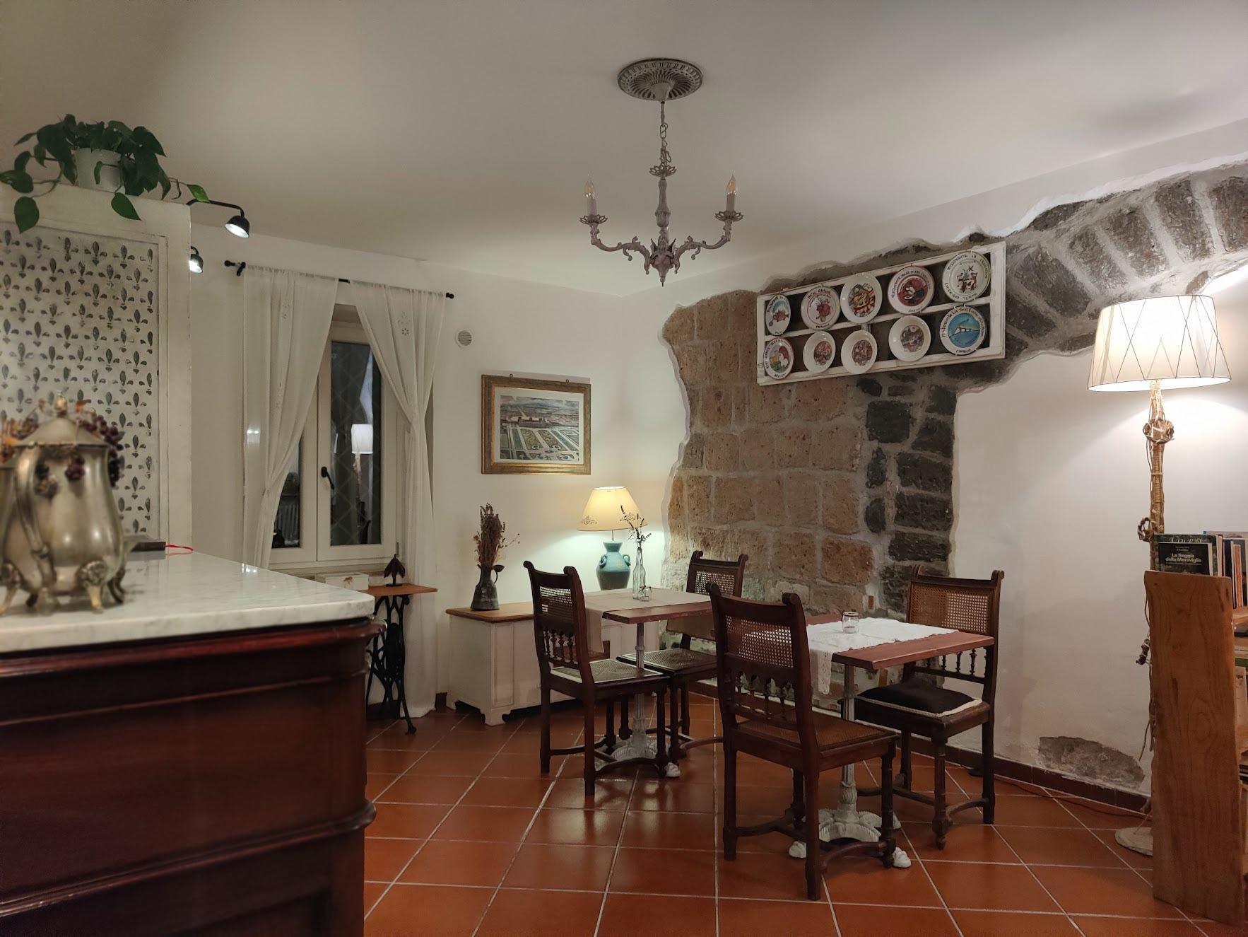 La saletta comune con tutto l'occorrente per la colazione