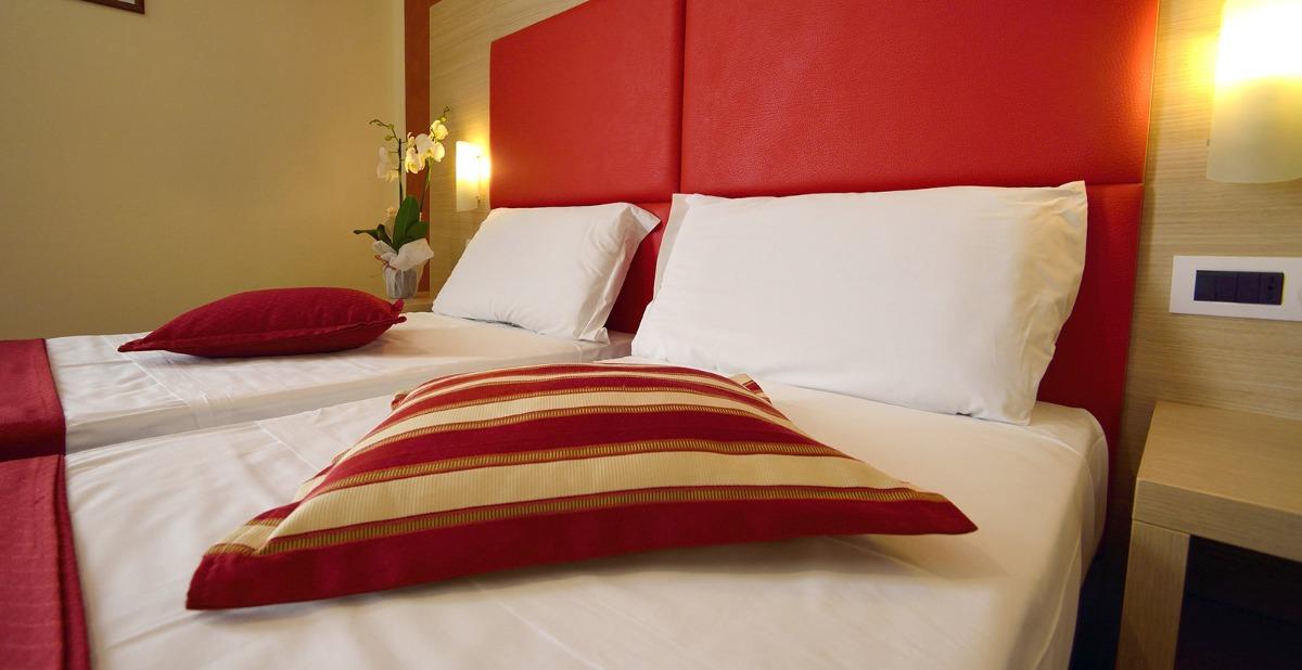 Camera del B&b Marbò Florence colore rosso