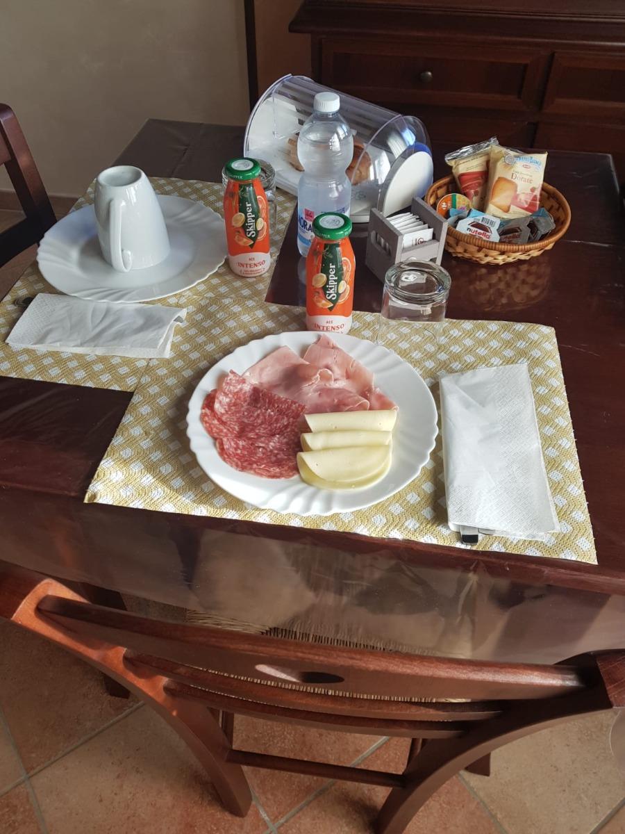La colazione di B&B OASI DI MAMMA CLARA