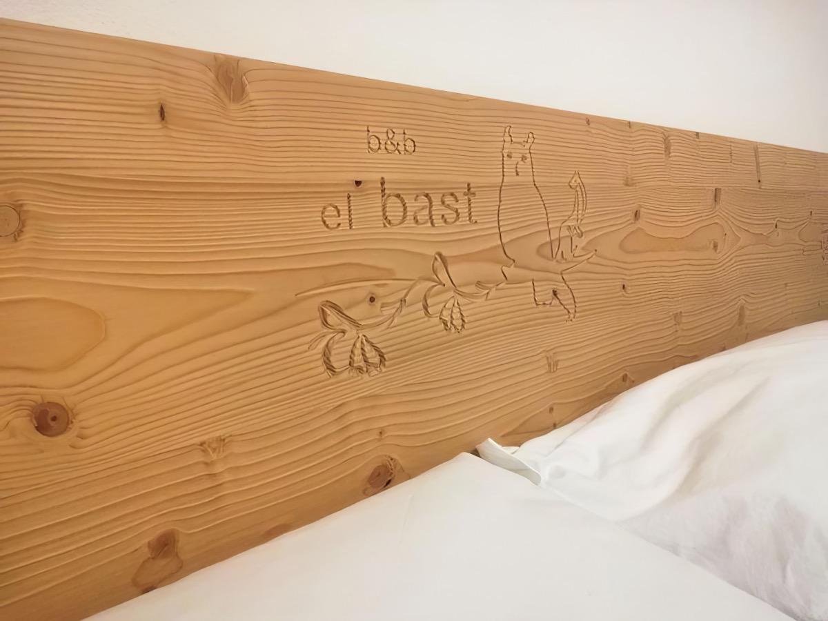 ARREDAMENTO IN LEGNO D'ABETE