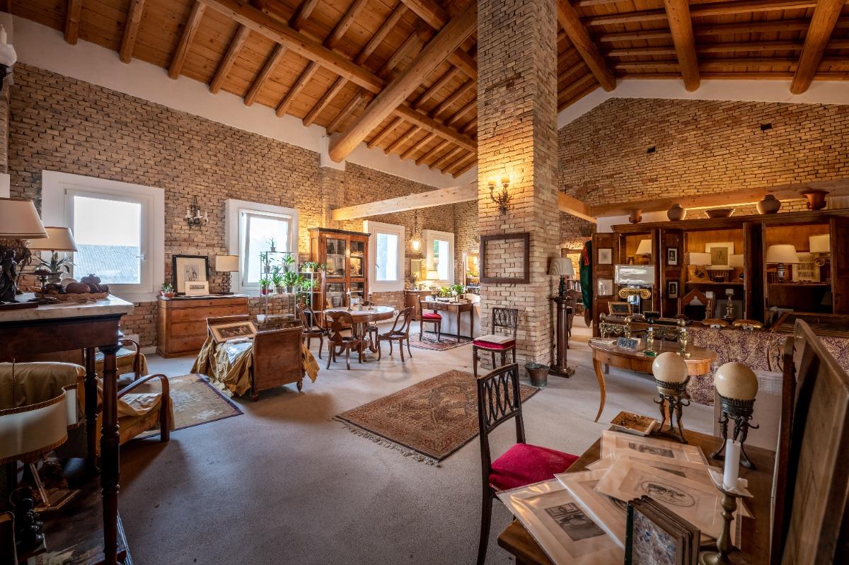 Rustic house: Panoramic view