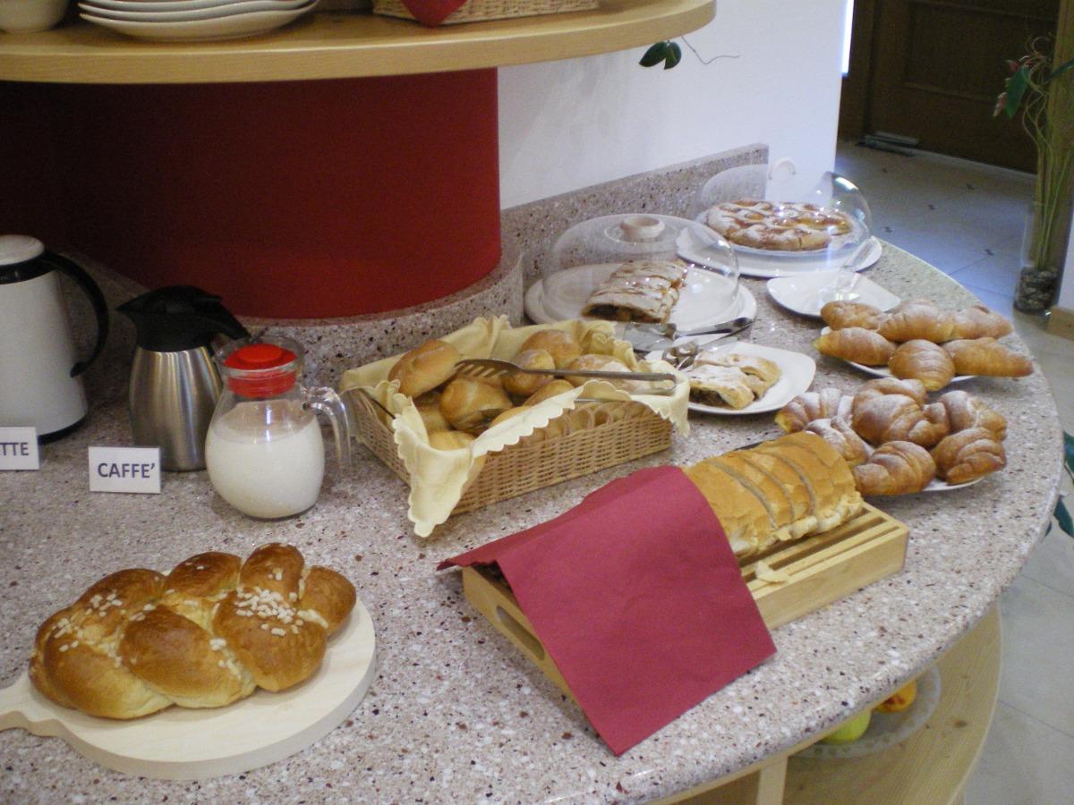 La colazione di HOTEL GARNÌ ARNICA