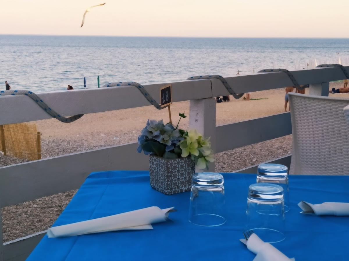 Il ristorante di B&B DIRETTAMENTE SUL MARE DA ANTONINO
