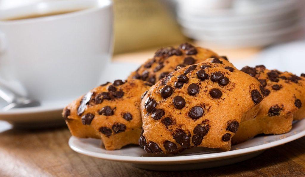 La colazione di HOTEL LUX B&B