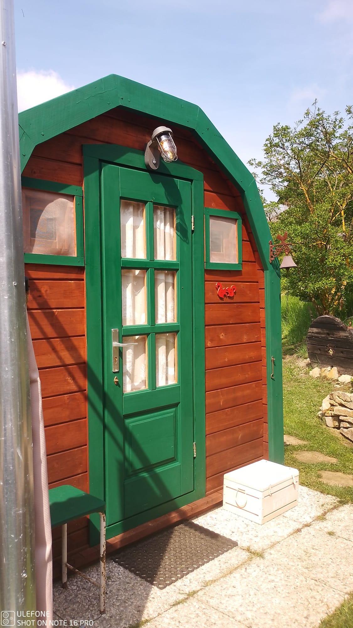 Vista esterna entrata camera Glamping
