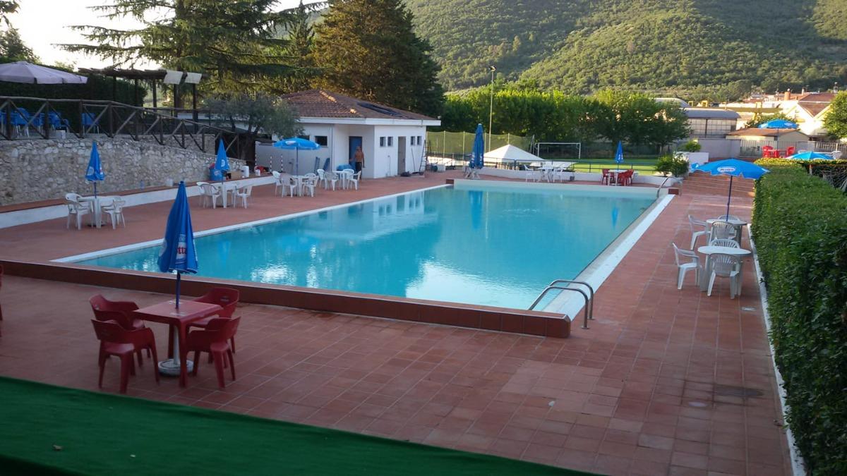 Piscina comunale estiva a ca. 300 mt dalla casetta