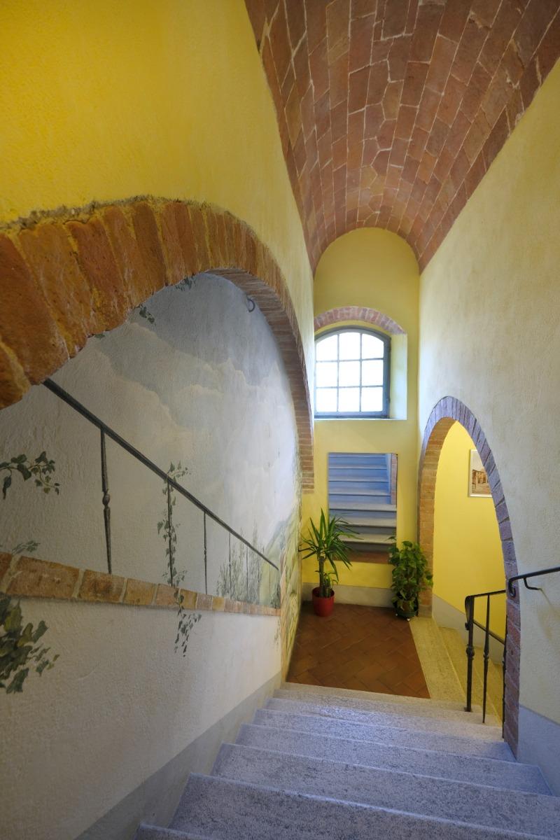 INGRESSO SCALE OLIVIERA PIENZA