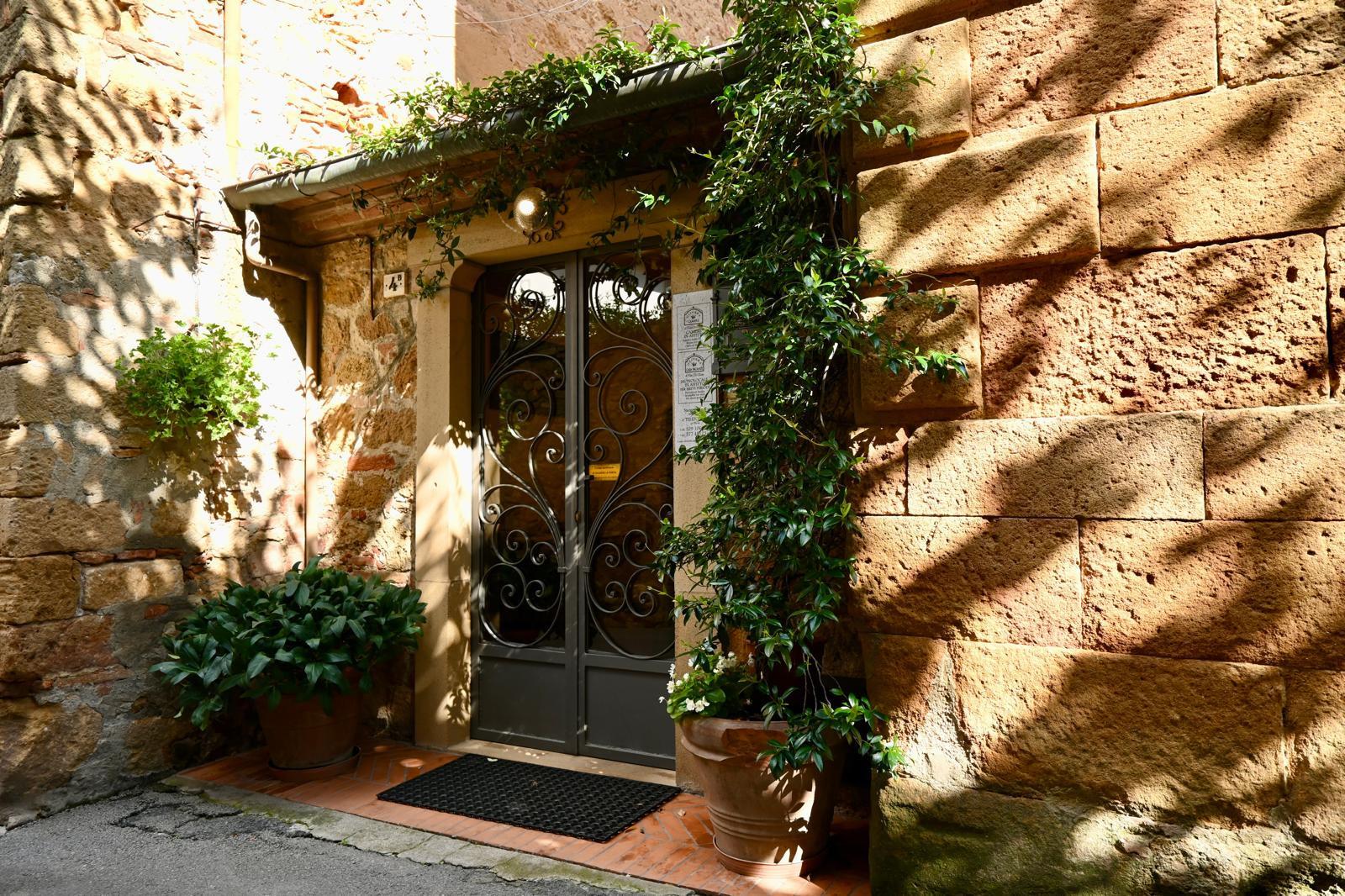 INGRESSO OLIVIERA PIENZA
