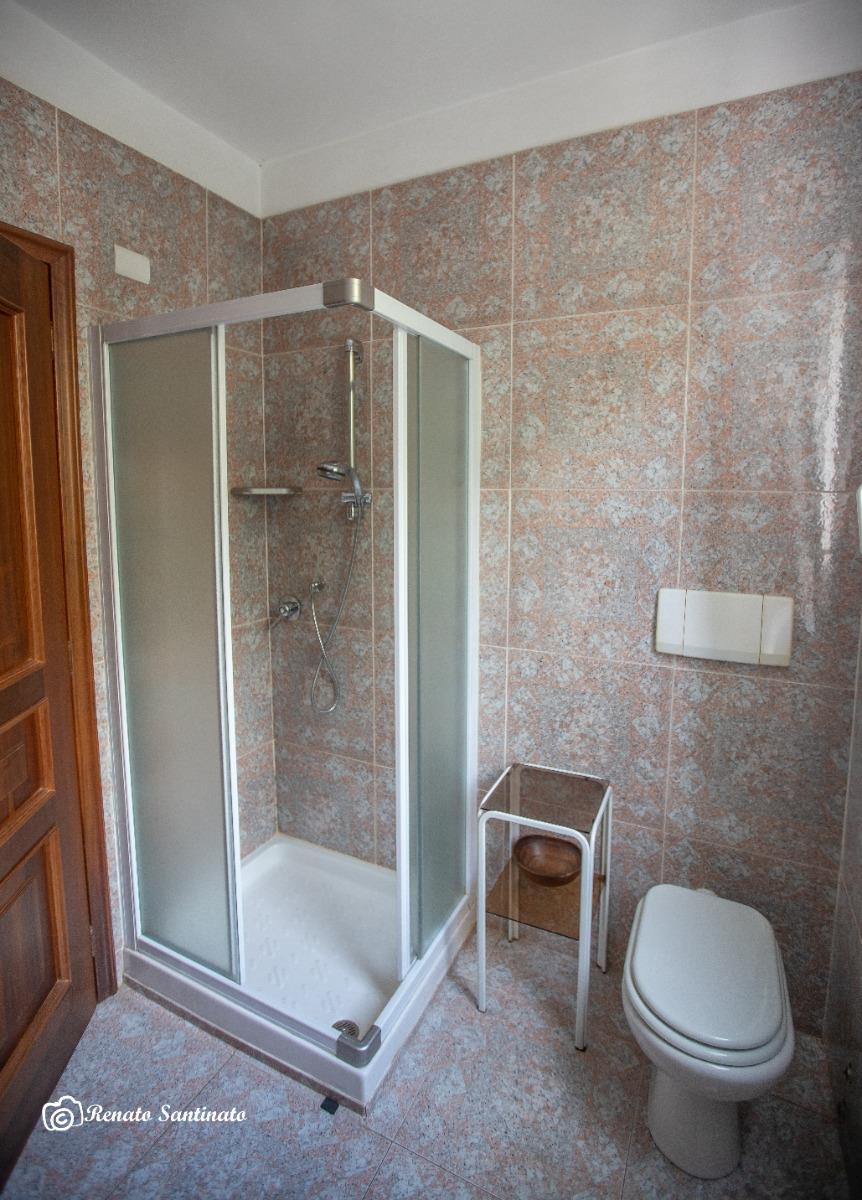 Bagno con box doccia