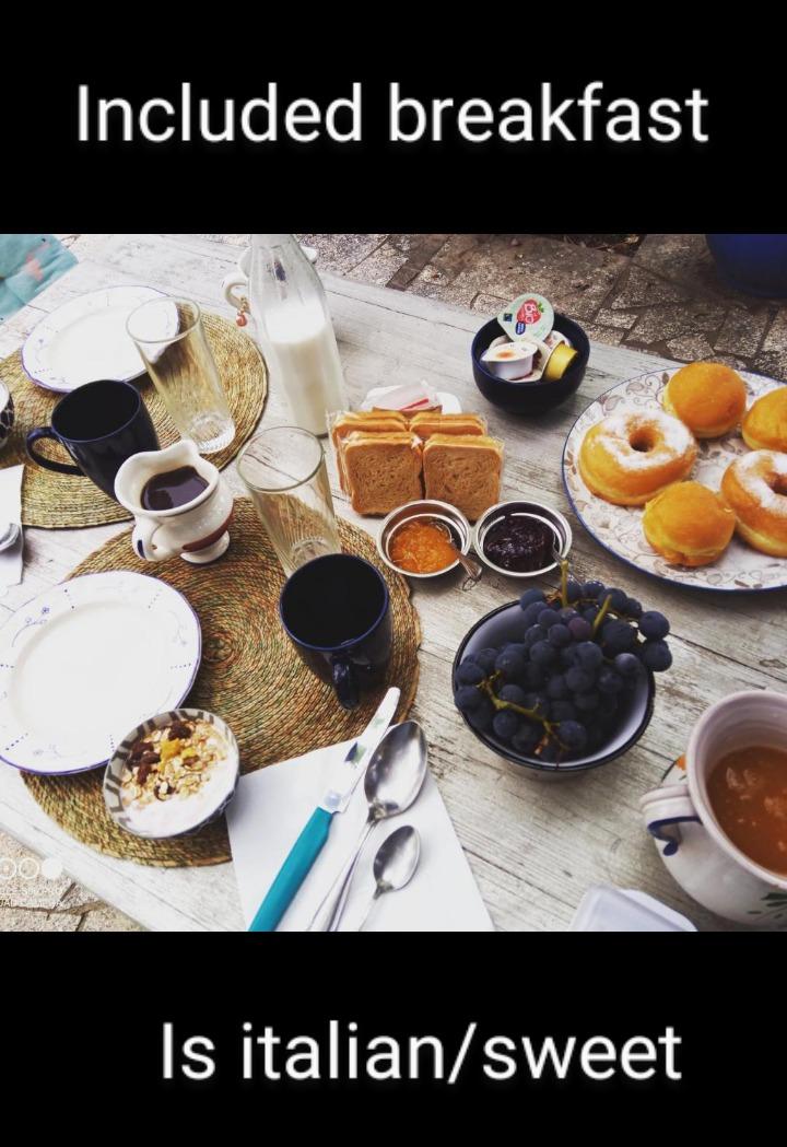 Colazioni SOSTITUTIVE vanno richieste PRIMA di prenotare. Grazie x la collaborazione: )