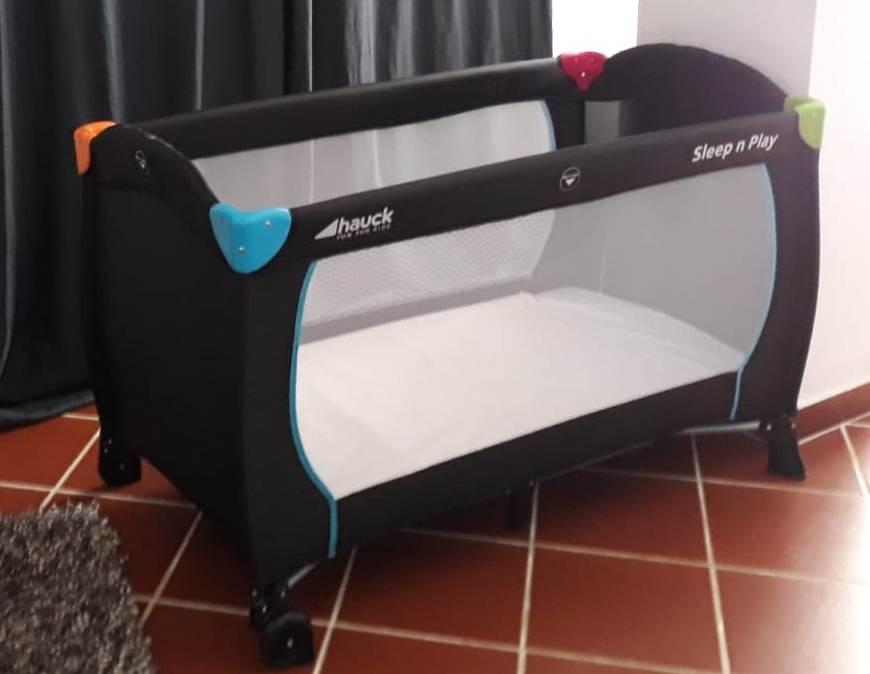 Lettino bimbi, sponda e baby vasca su richiesta