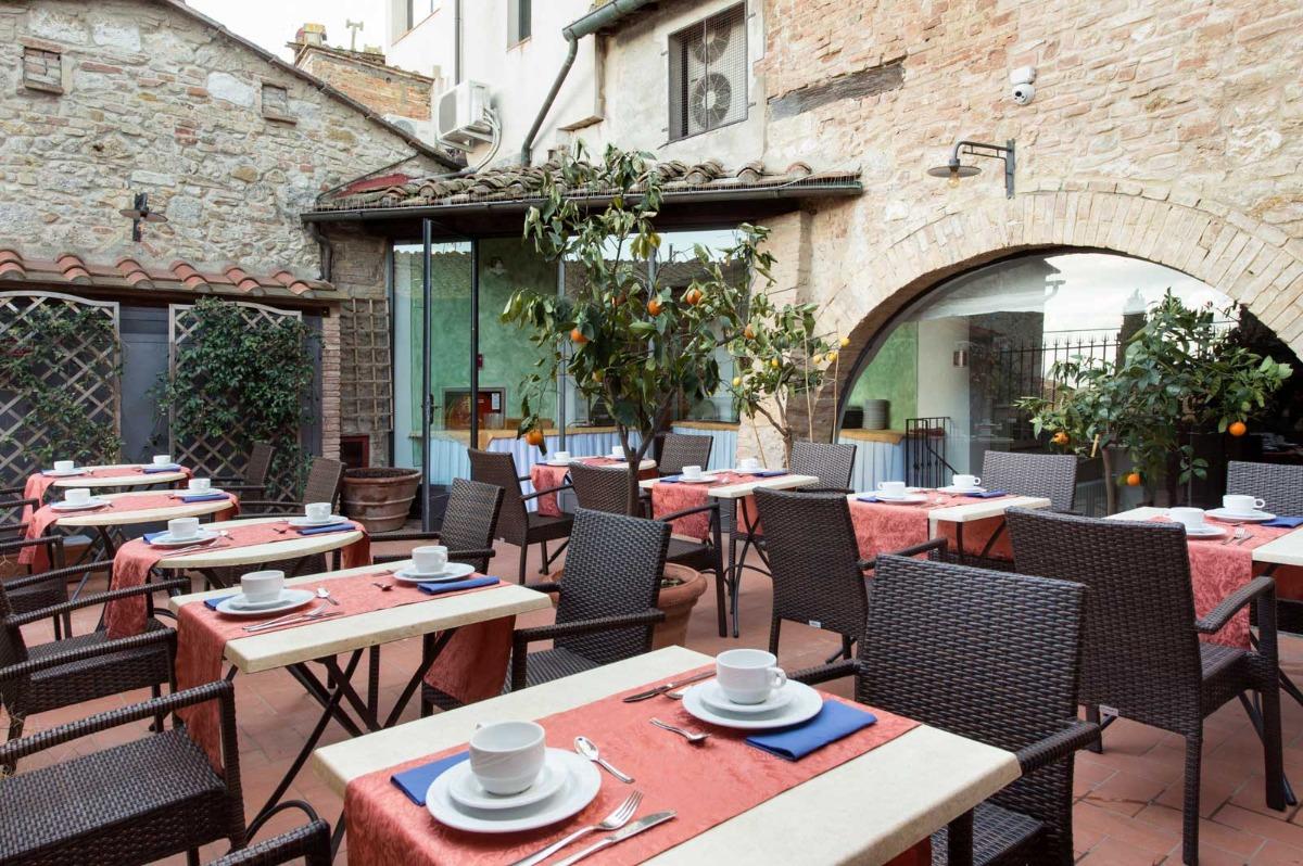 La colazione di LEON BIANCO HOTEL