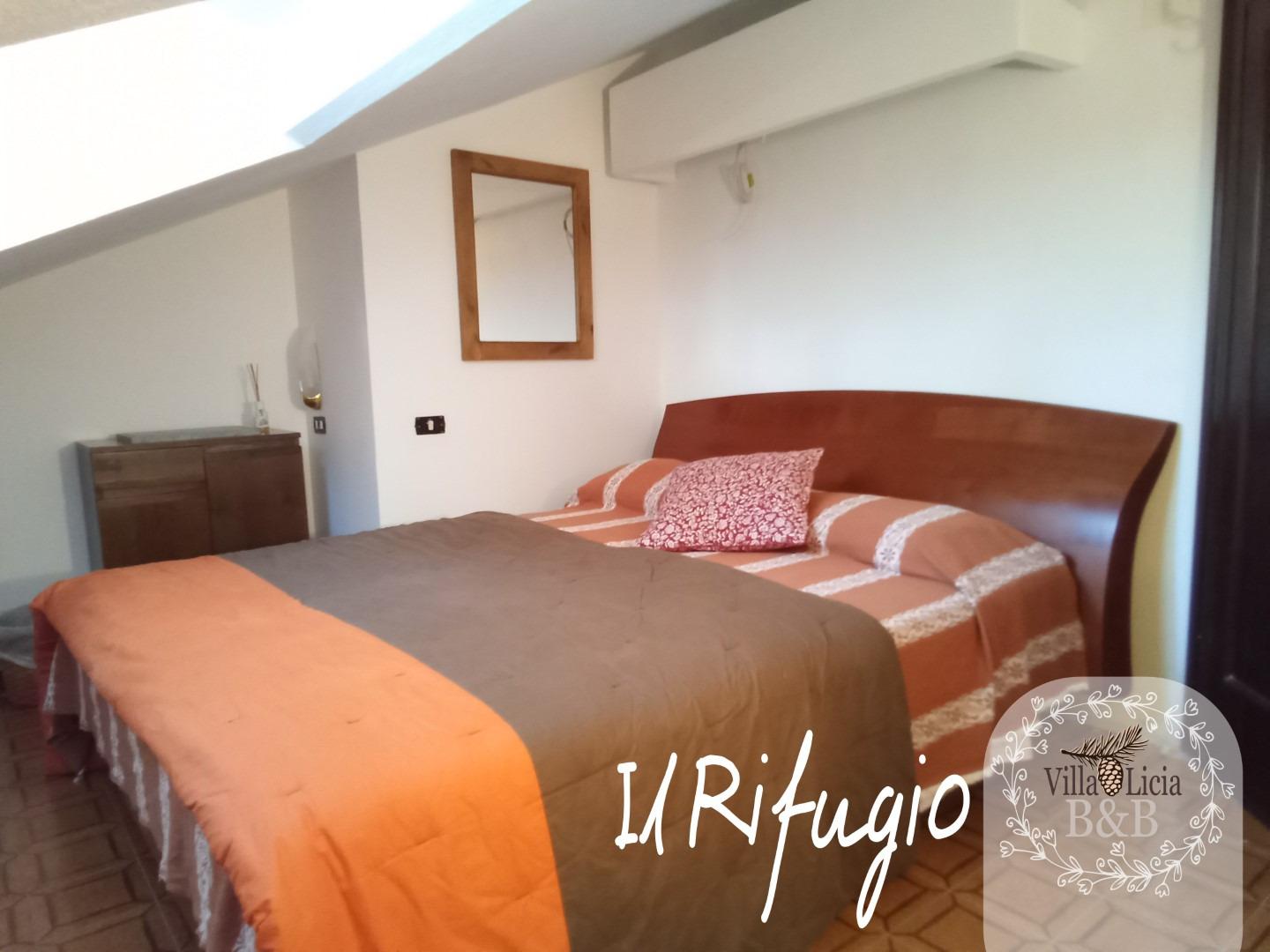 La camera Rifugio di Villa Licia, mansardata e accogliente.