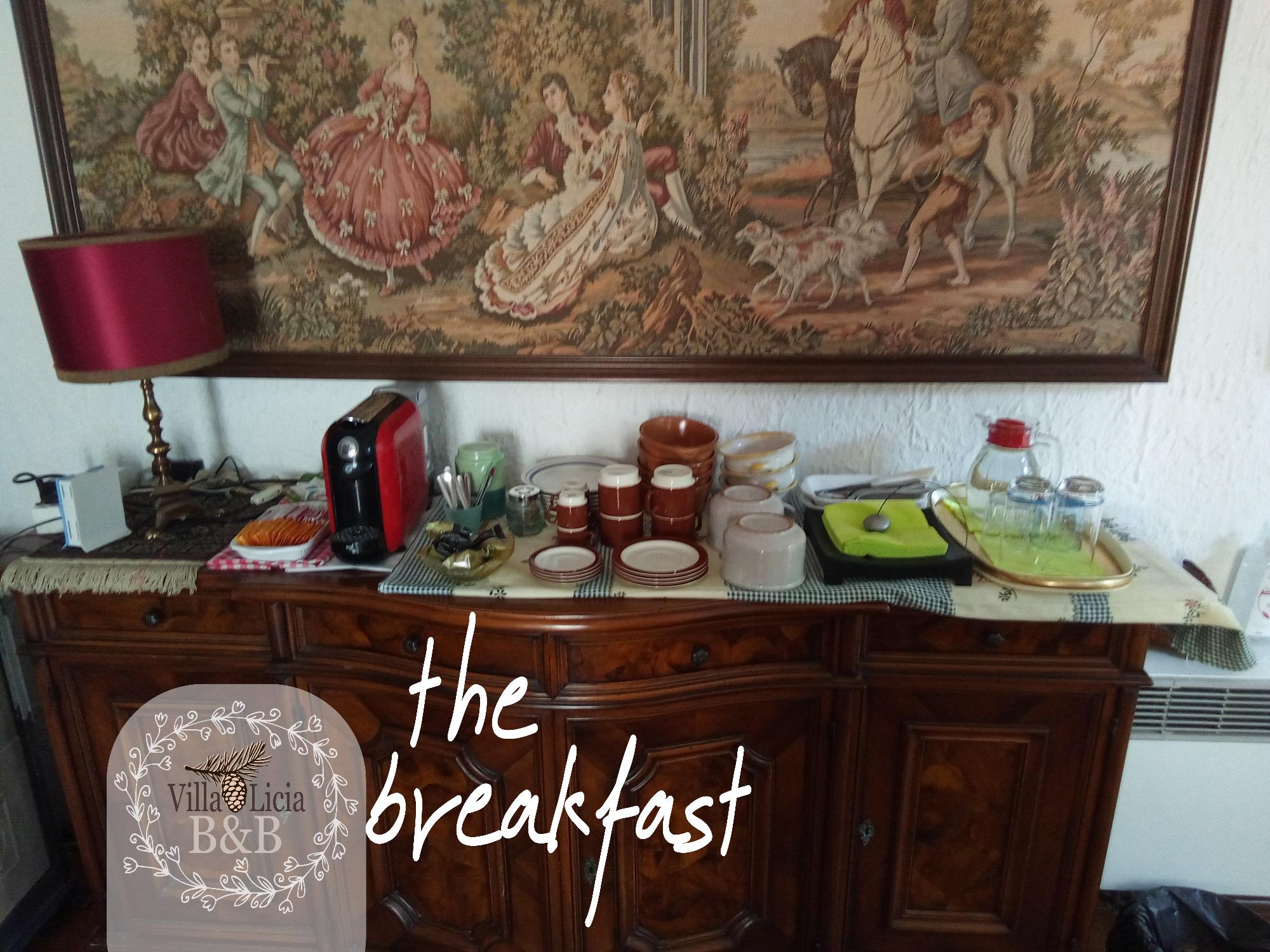 Angolo colazione di Villa Licia, preparato con cura per iniziare bene la giornata.