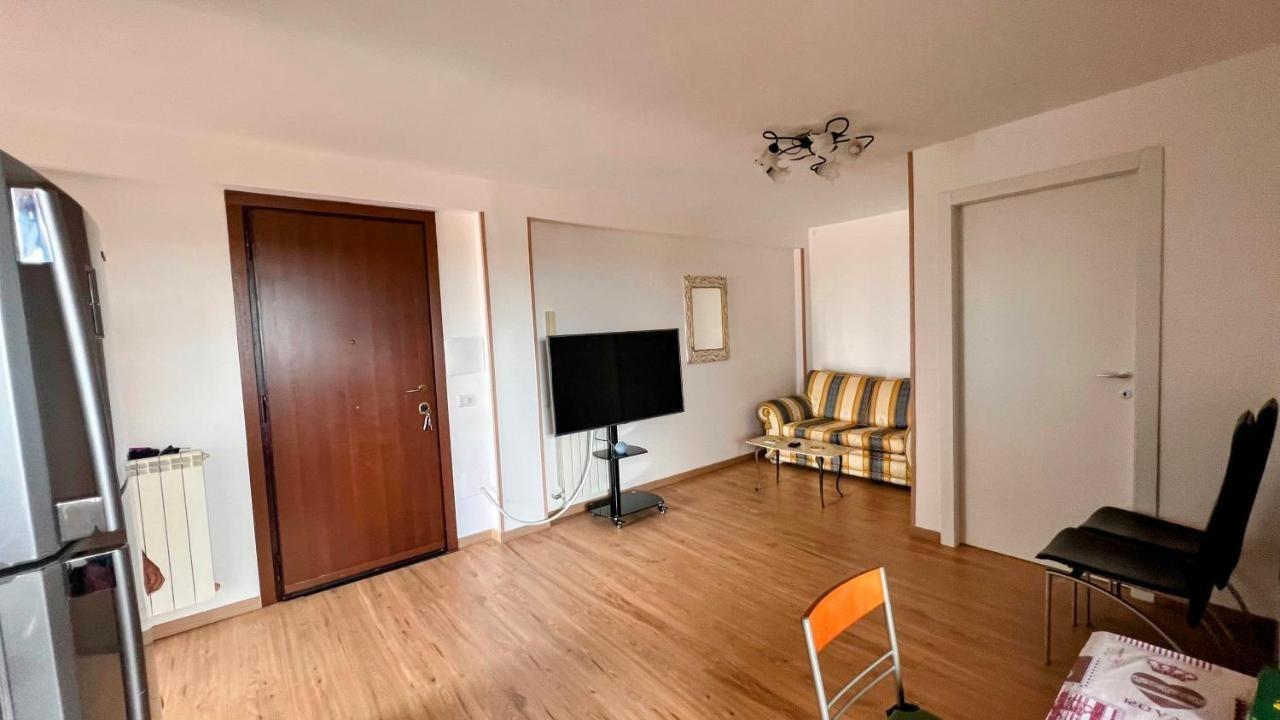 Soggiorno con tv 55p