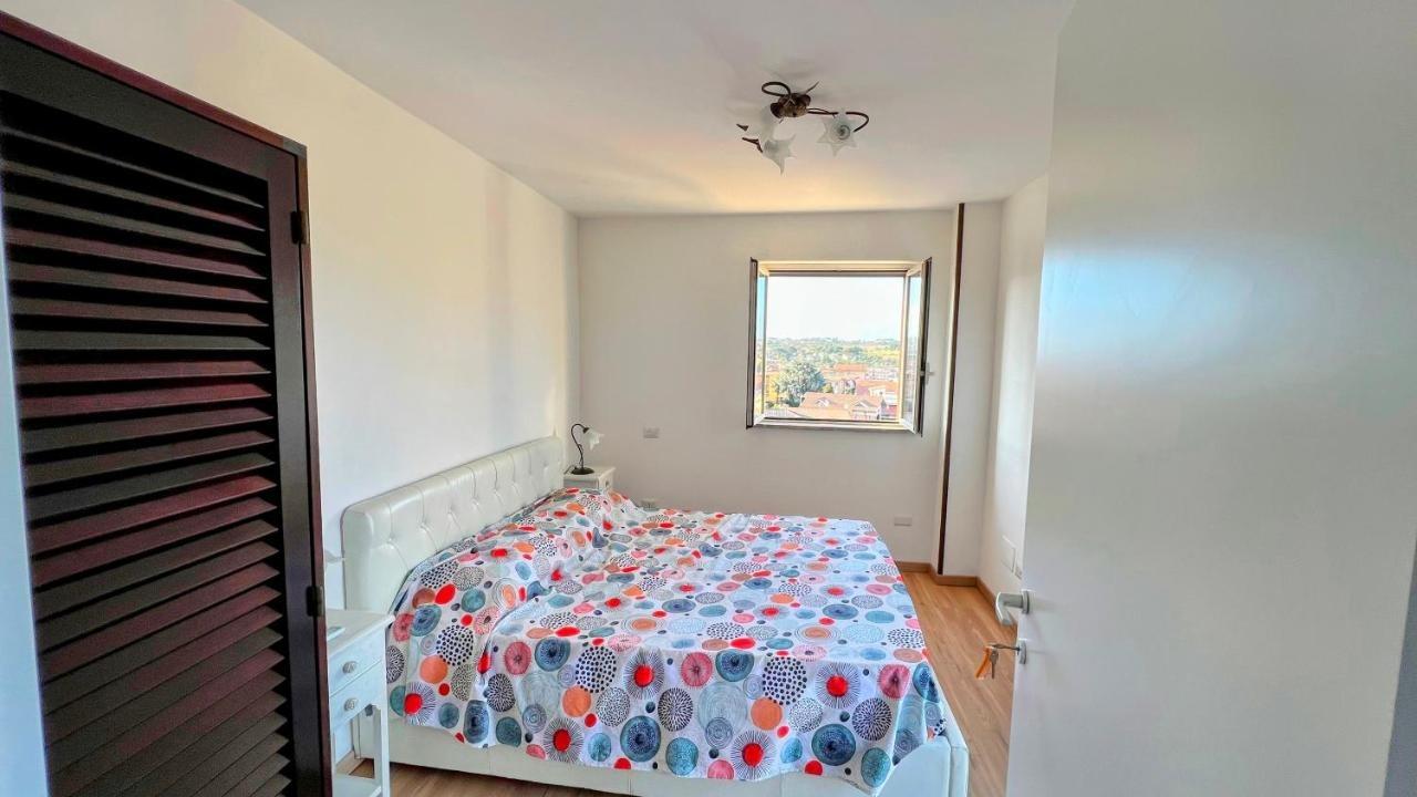 Camera matrimoniale con terrazzo