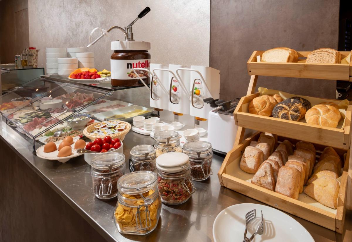 La colazione di B&B PRIMROSE RESIDENCE HOTEL