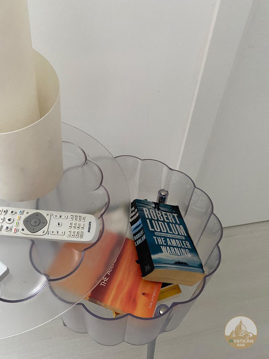 Libri, intrattenimento B&B inVatican