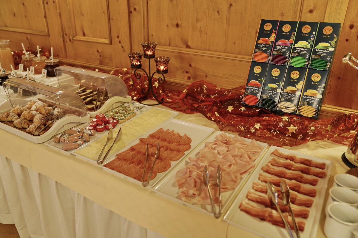 Breakfast buffet