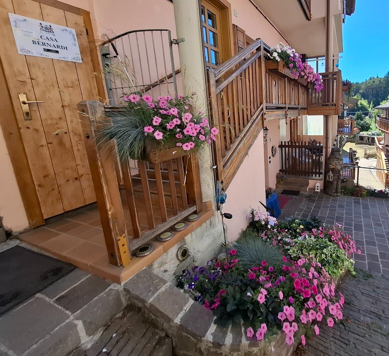 LA FONTANA balcone e terrazzo coperto e arredato