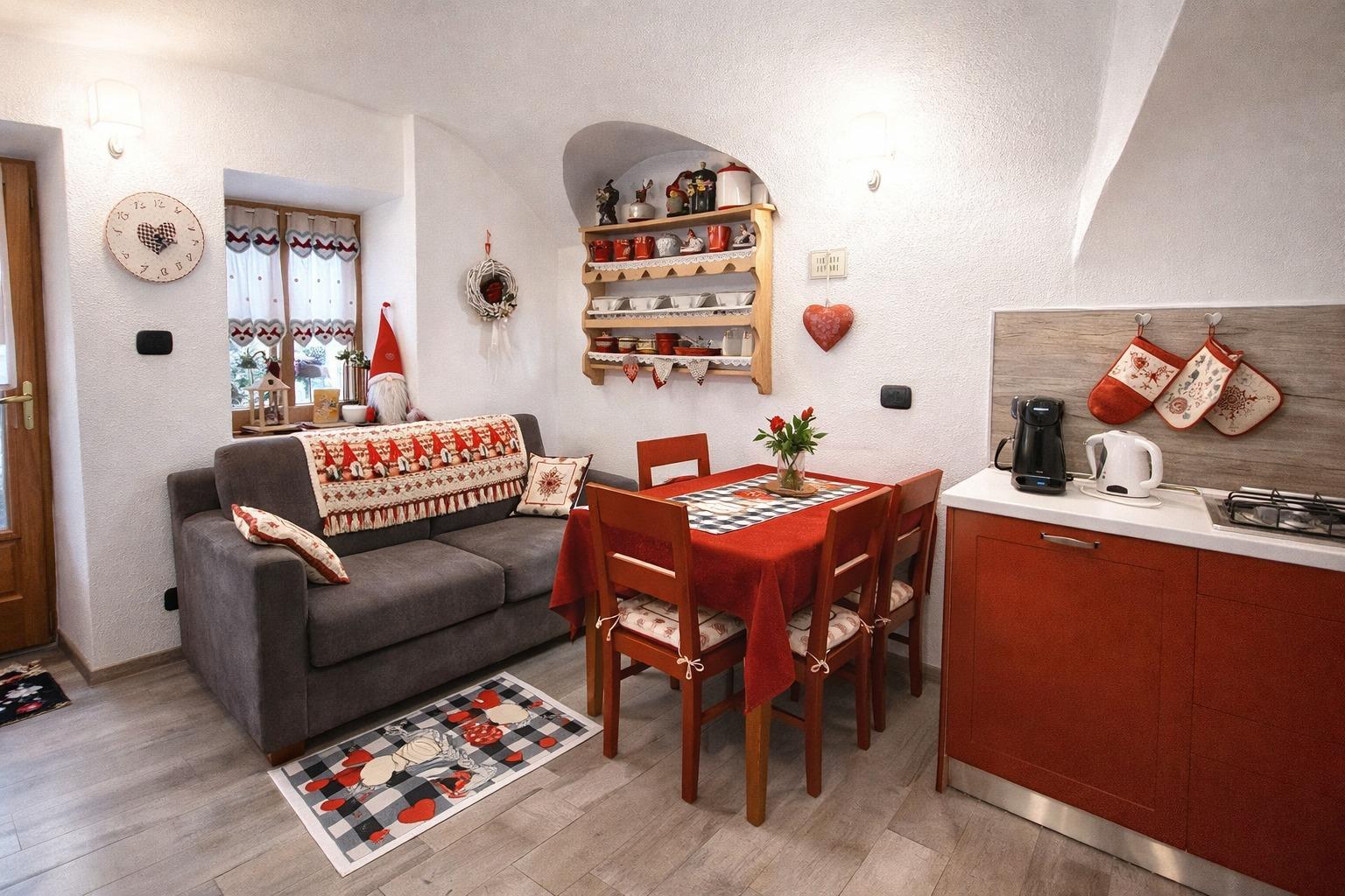 L'Antica Canonica  Salotto e cucina a vista,  completamente arredata e corredata