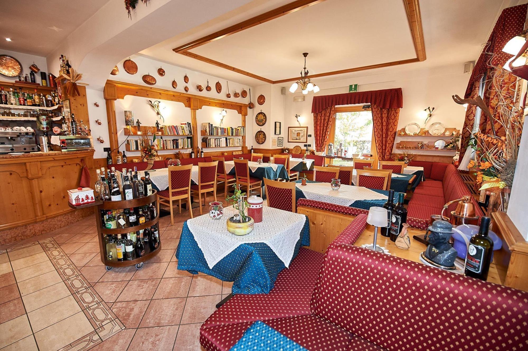 La colazione di HOTEL LA LOCANDA B&B