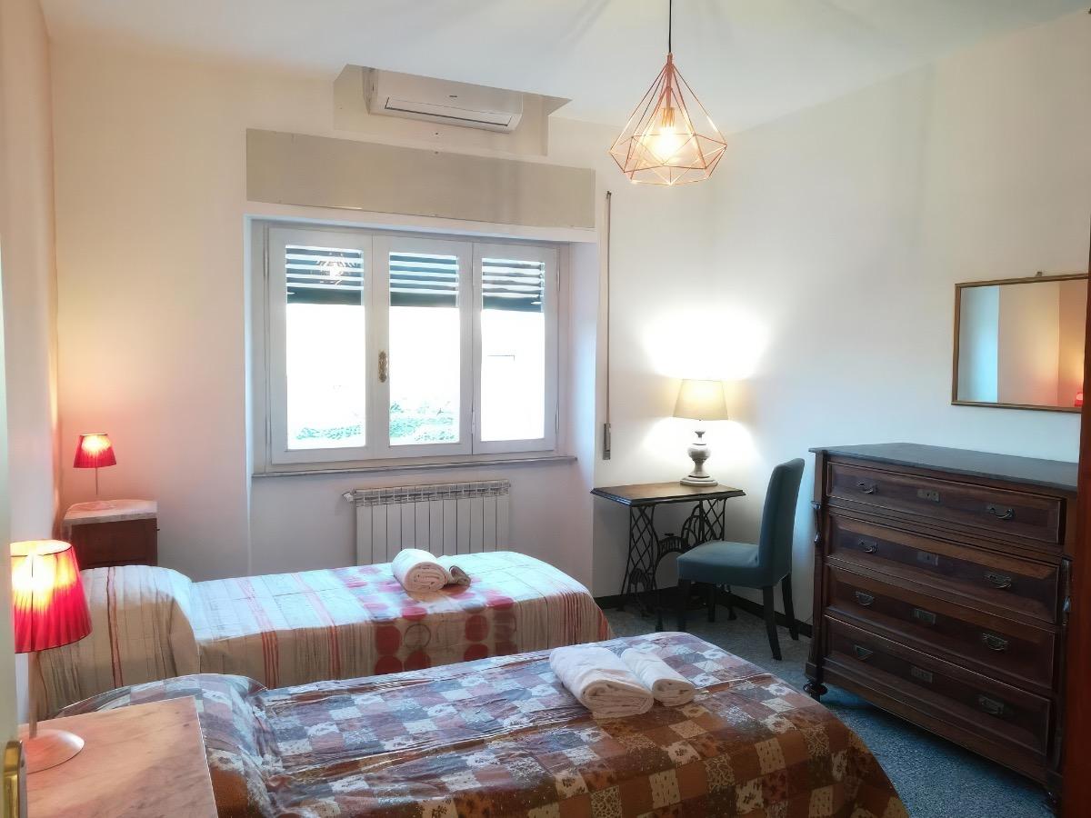 HAPPY LUCCA : CAMERA2 DOPPIA/MATRIMONIALE CON BAGNO PRIVATO ESTERNO