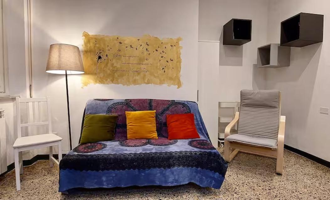 HAPPY LUCCA : SALOTTO CON SMART TV