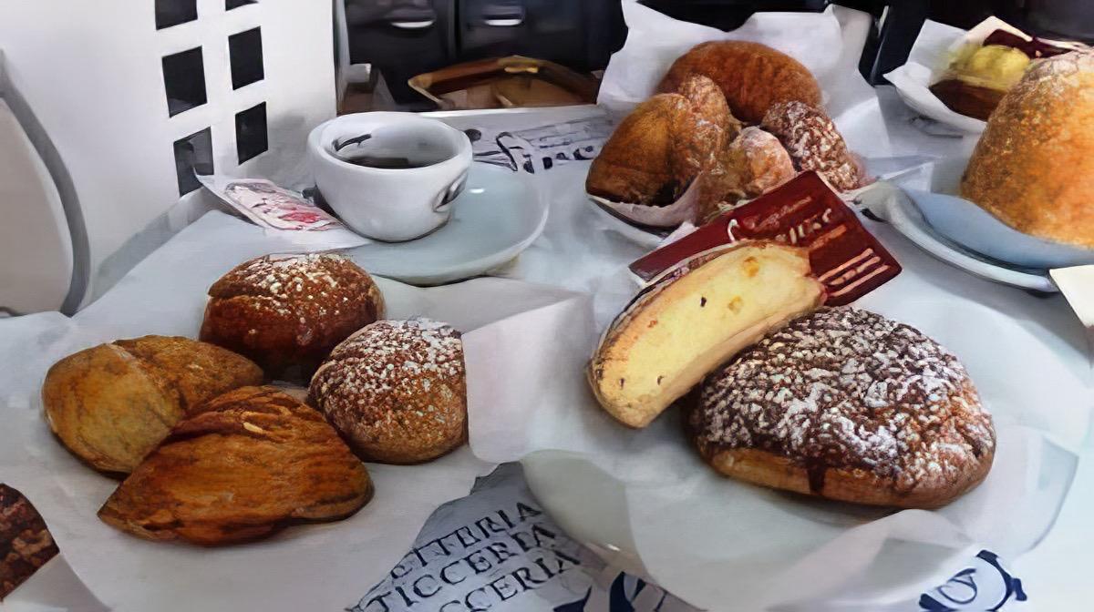 La colazione di B&B SAN GENNARO IN PORTA