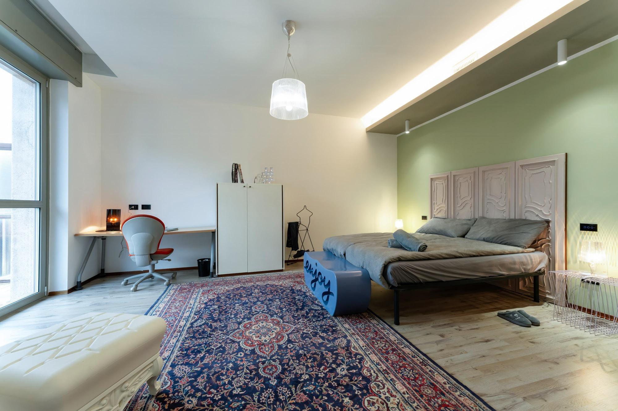 Camera 4 matrimoniale con bagno privato e balcone