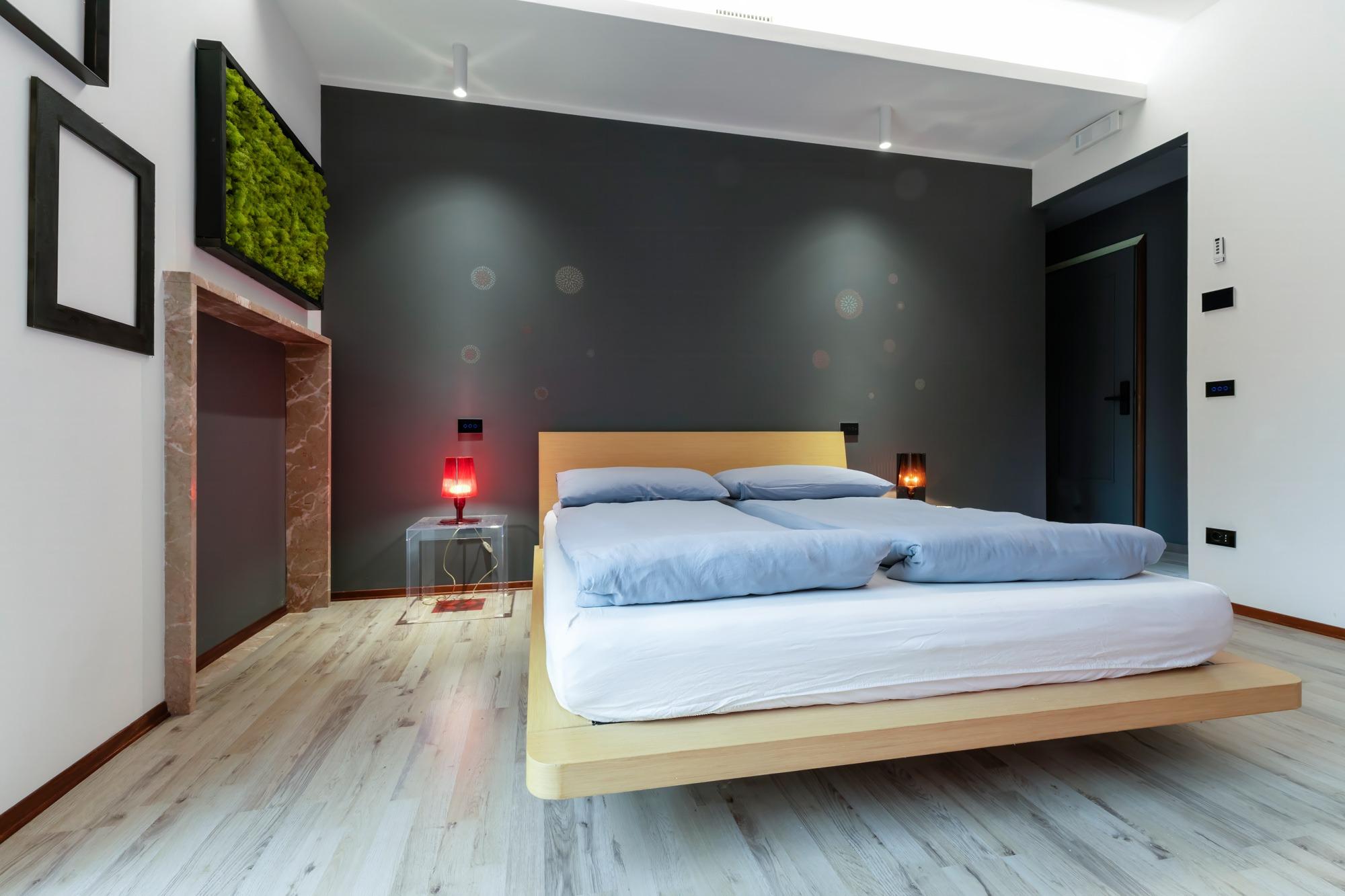 Camera 5 matrimoniale con bagno privato e balcone