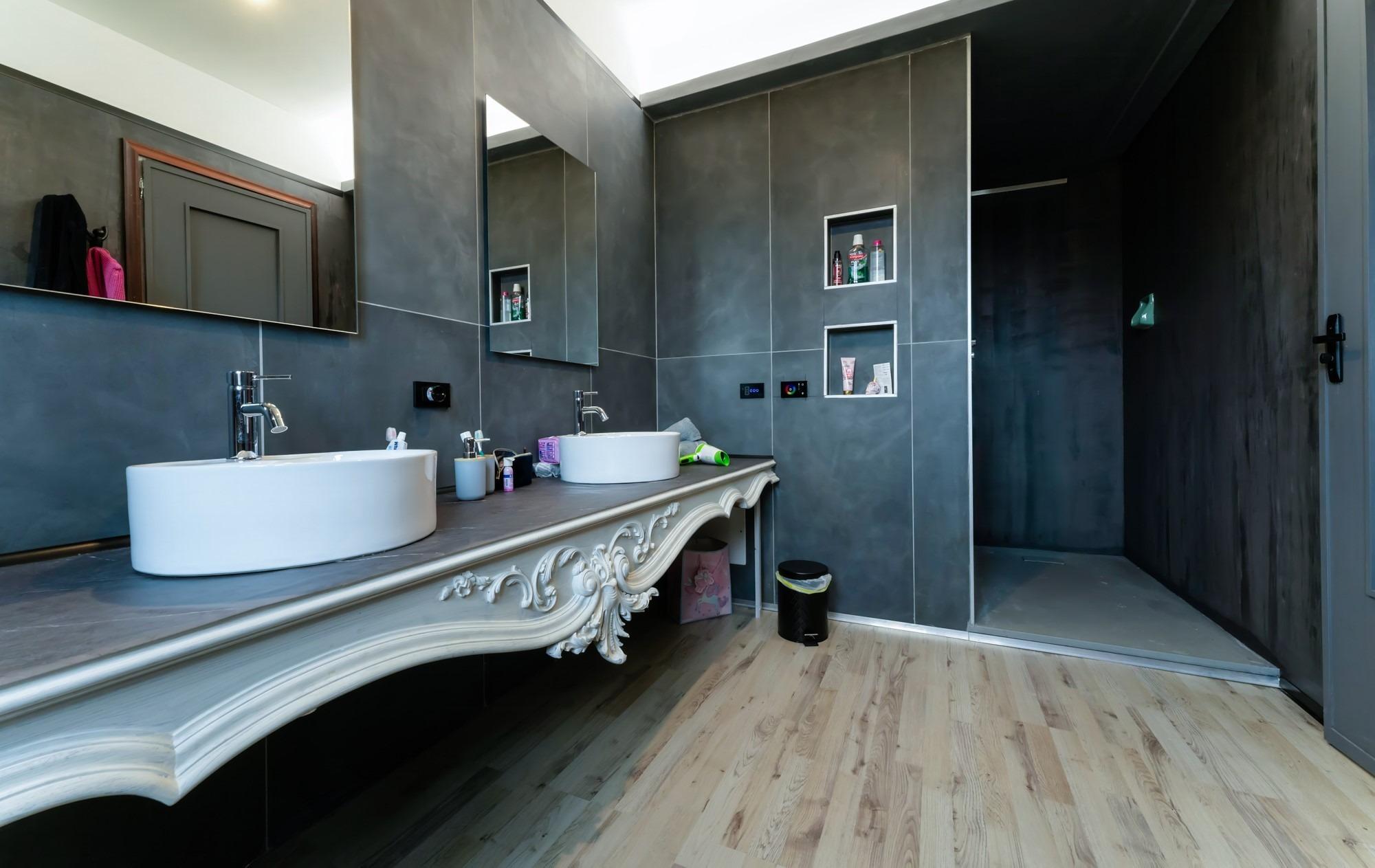 Bagno privato camera 6 doppia con due letti singoli