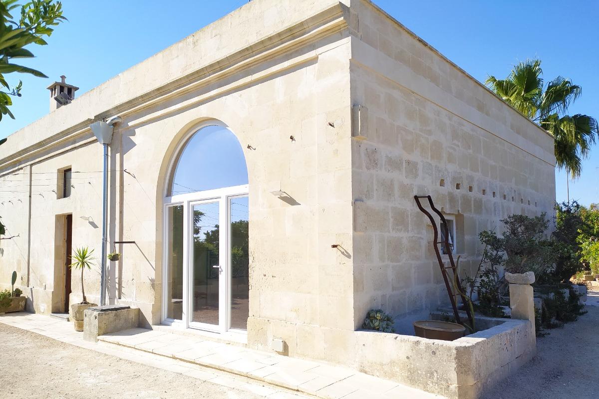 salento lecce alloggio testata camera borea pietra leccese adimora storica guest house giardino frannicola hotel b&b Maglie