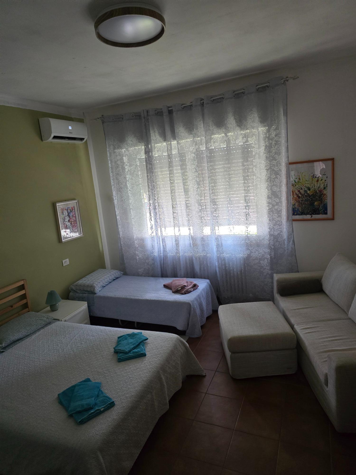 Camera mini appartamentoo Sarzana