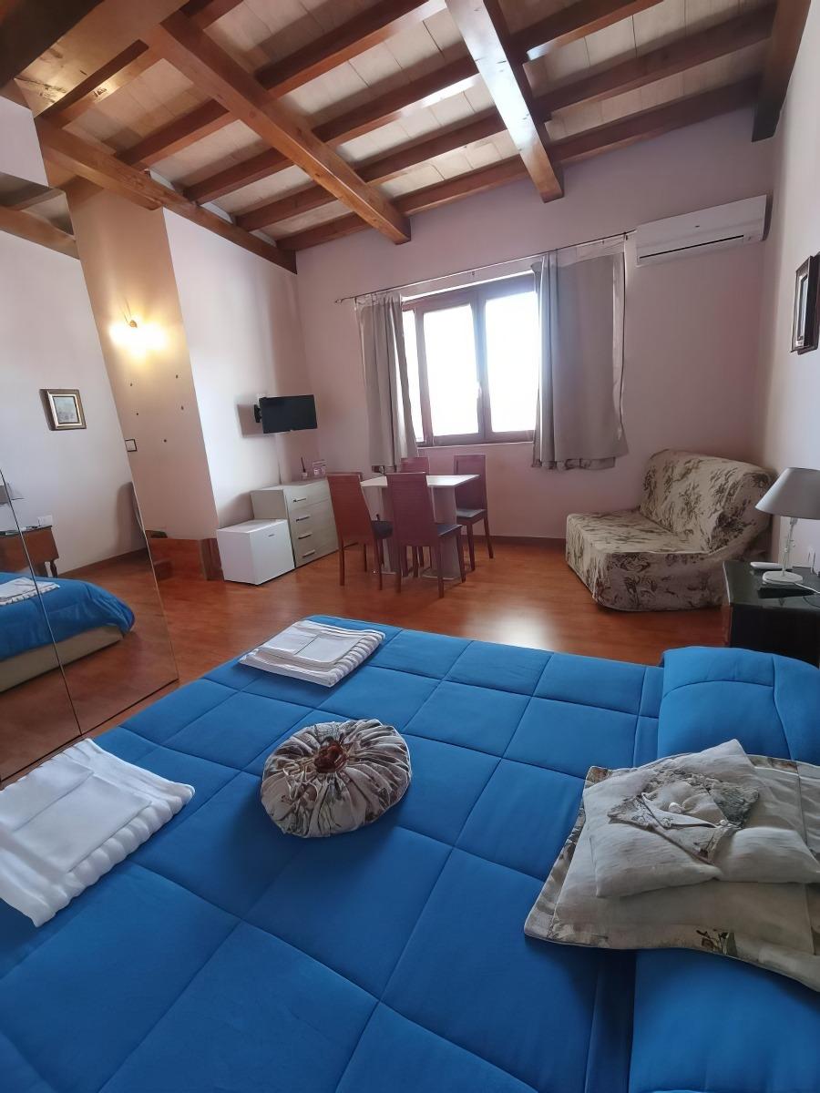 camera quadrupla con bagno privato