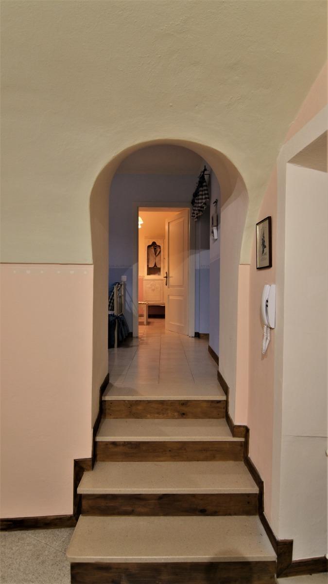 ingresso verso le camere