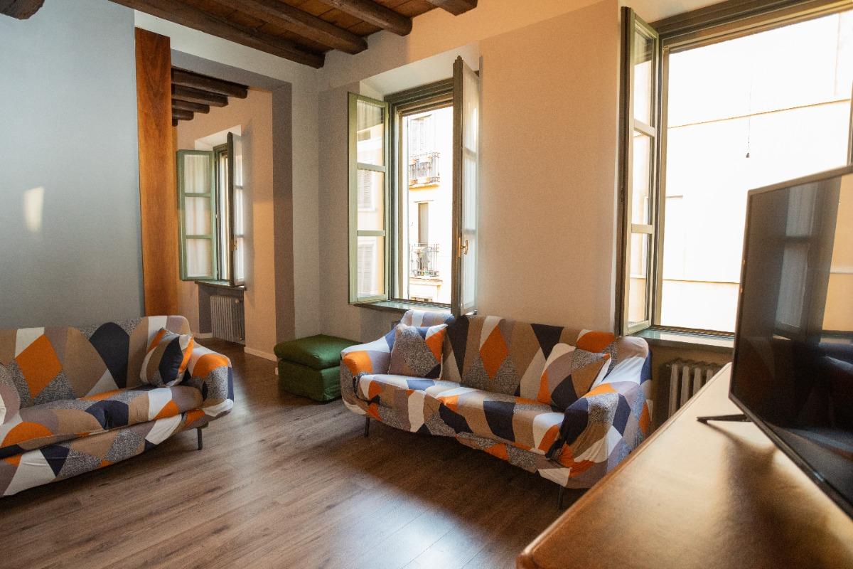 soggiorno con divani