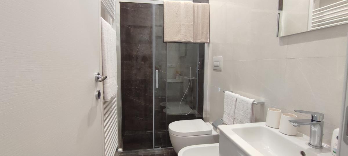 Bagno con doccia