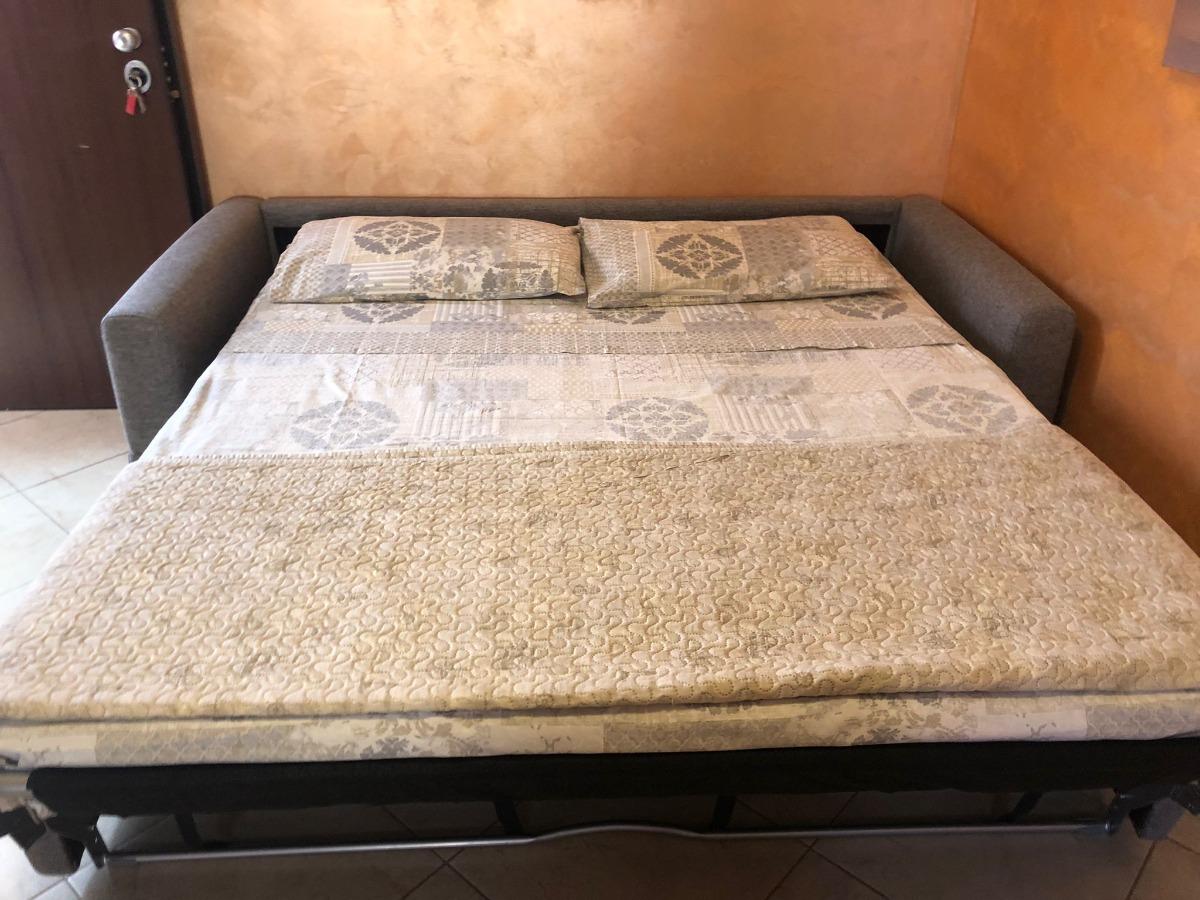 Divano letto matrimoniale