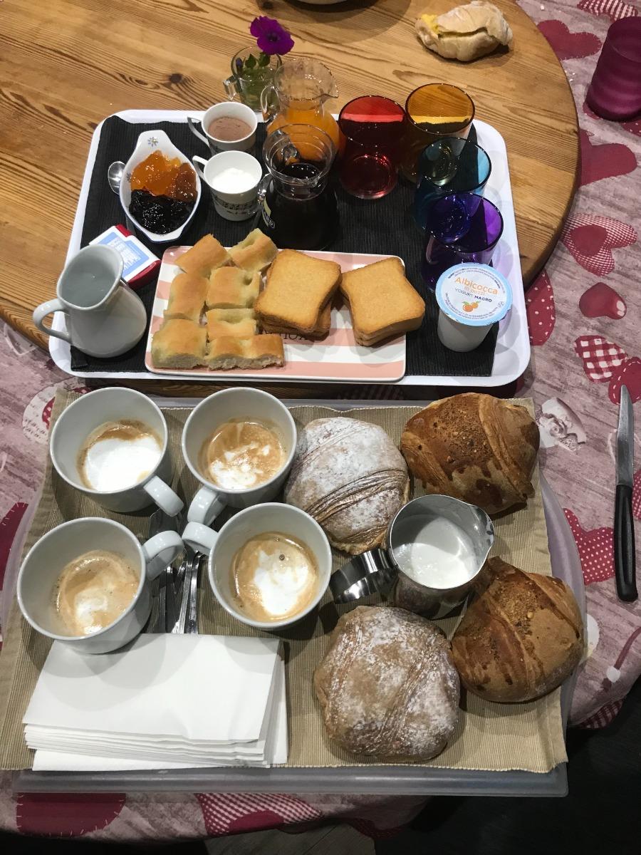 La colazione di B&B LA FONTANA NELLE LANGHE