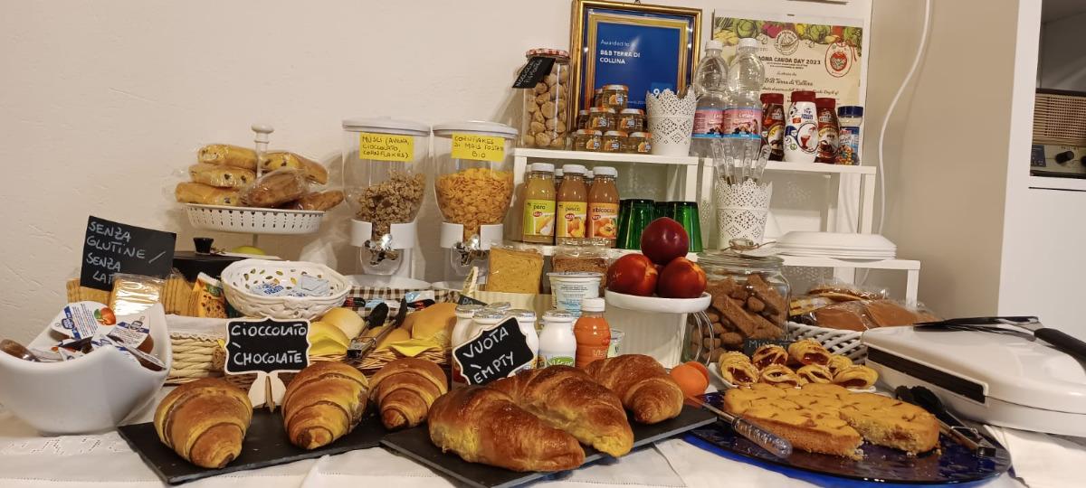 La colazione di B&B TERRA DI COLLINA