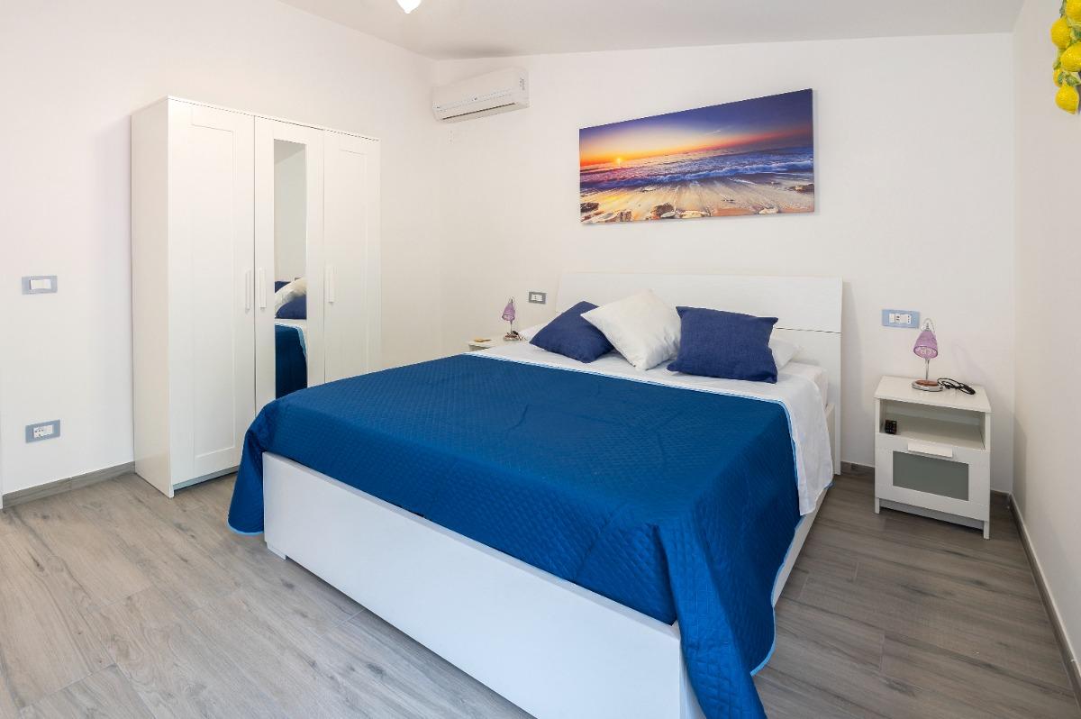 Stanza letto matrimoniale