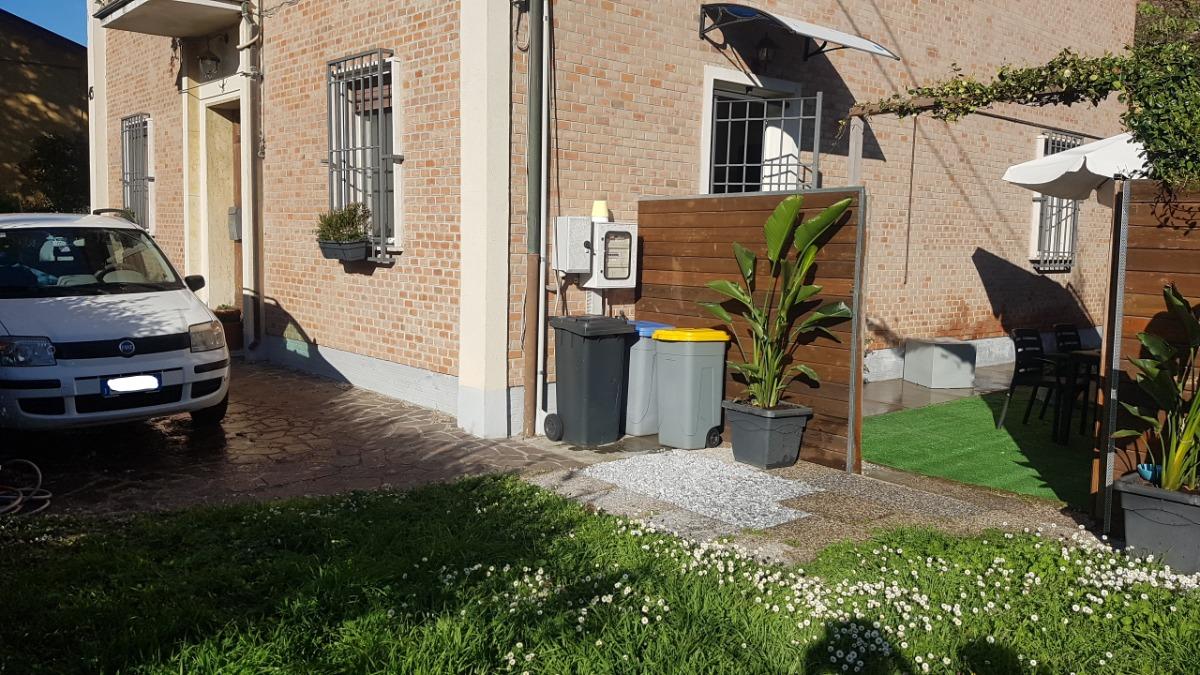 parcheggio davanti casa