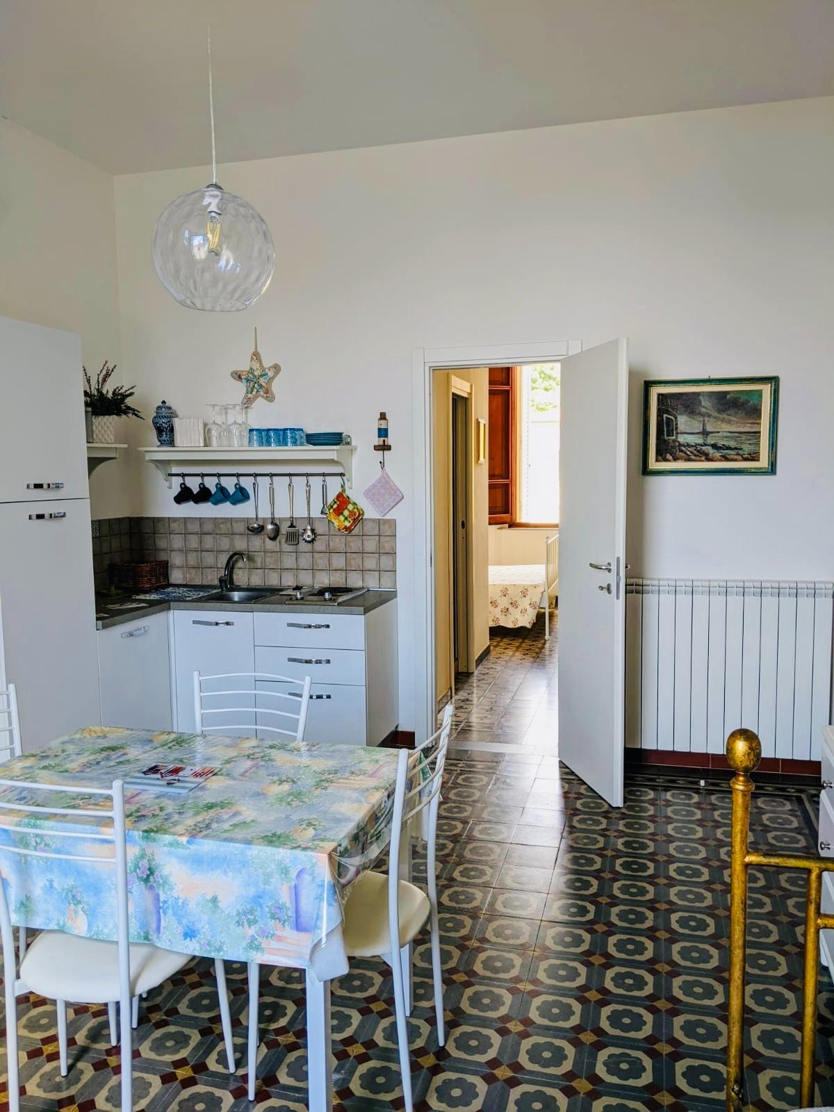 La zona pranzo del bilocale Il Faro