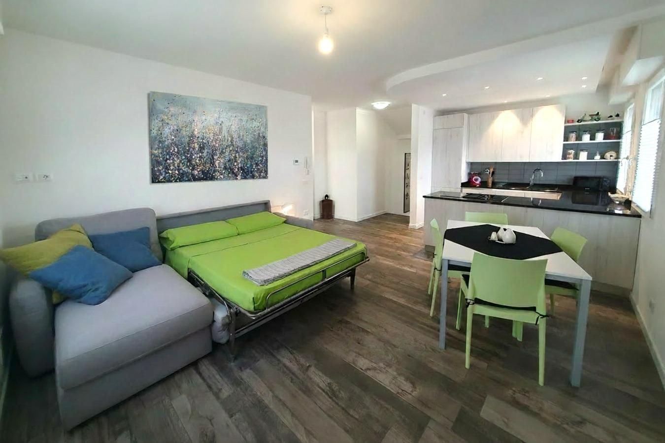 divano letto con chaise longue