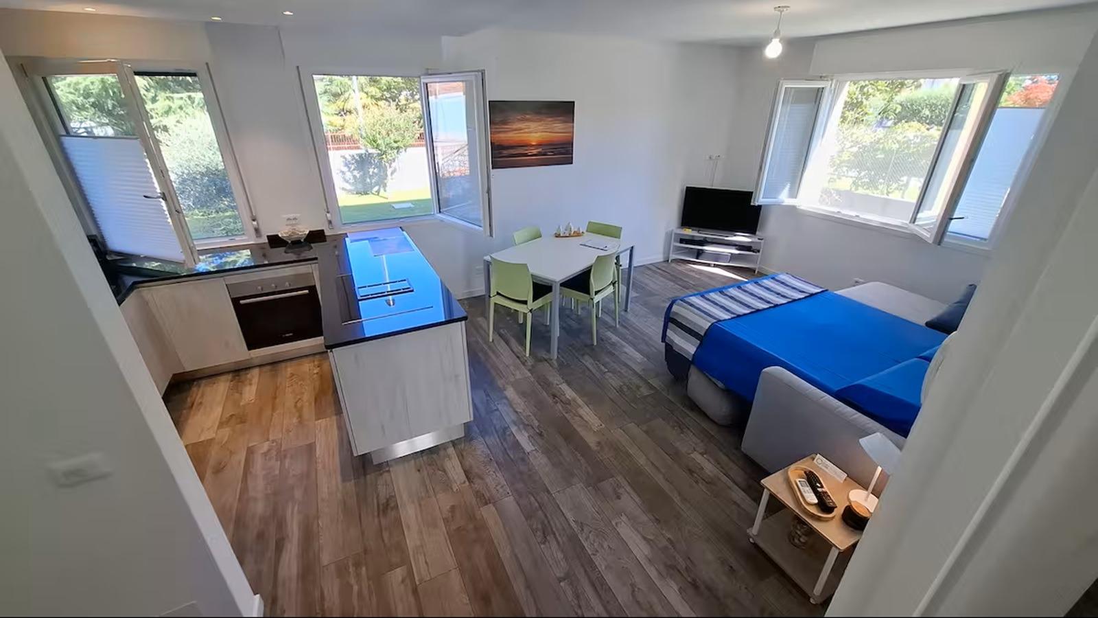 open-space , postazione studio e relax