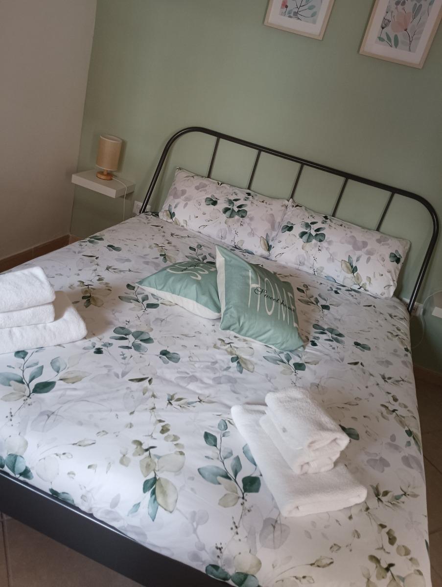 la camera da letto in estate