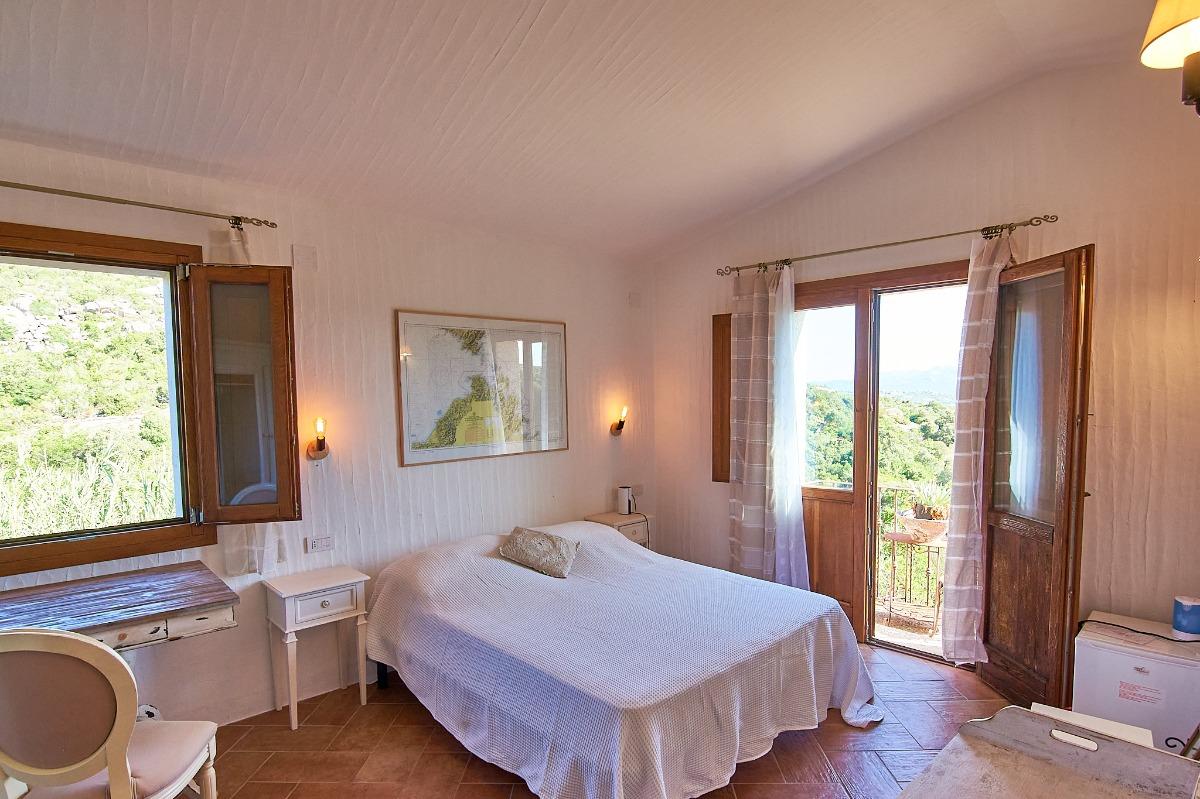 camera con terrazzo alba