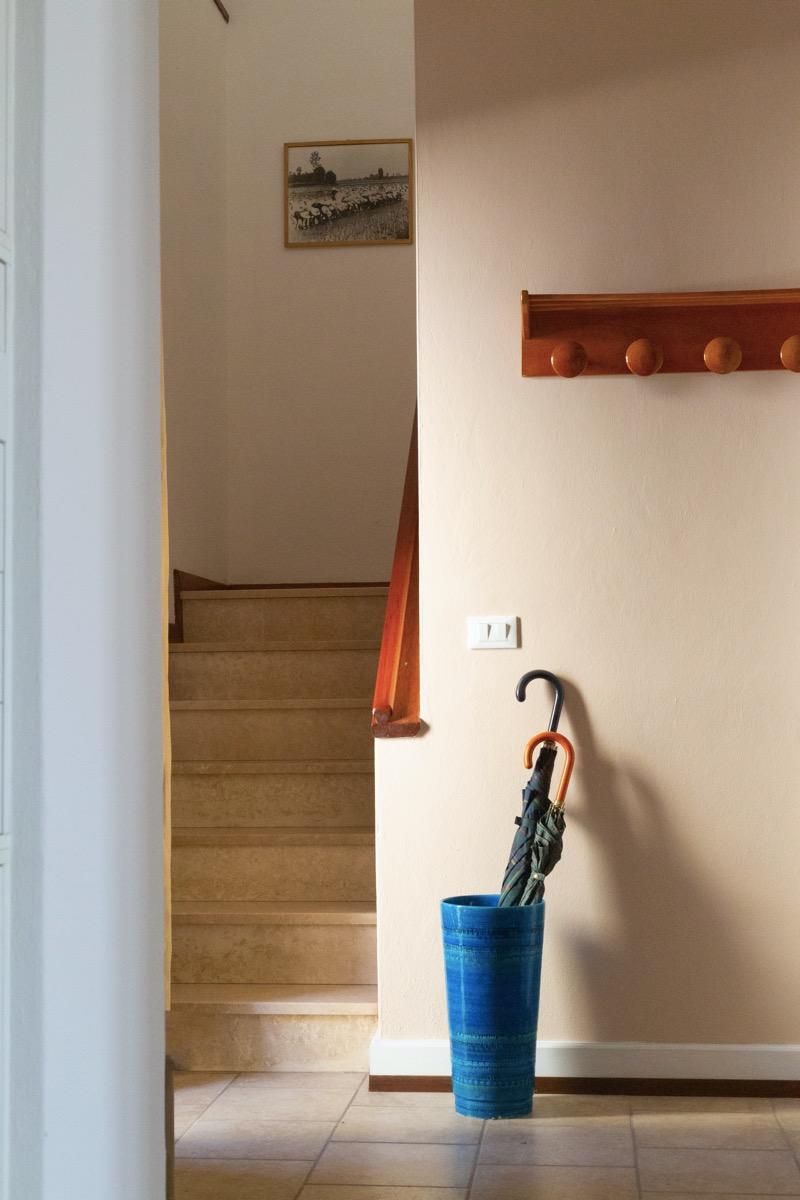 Disimpegno e ingresso su dalla strada