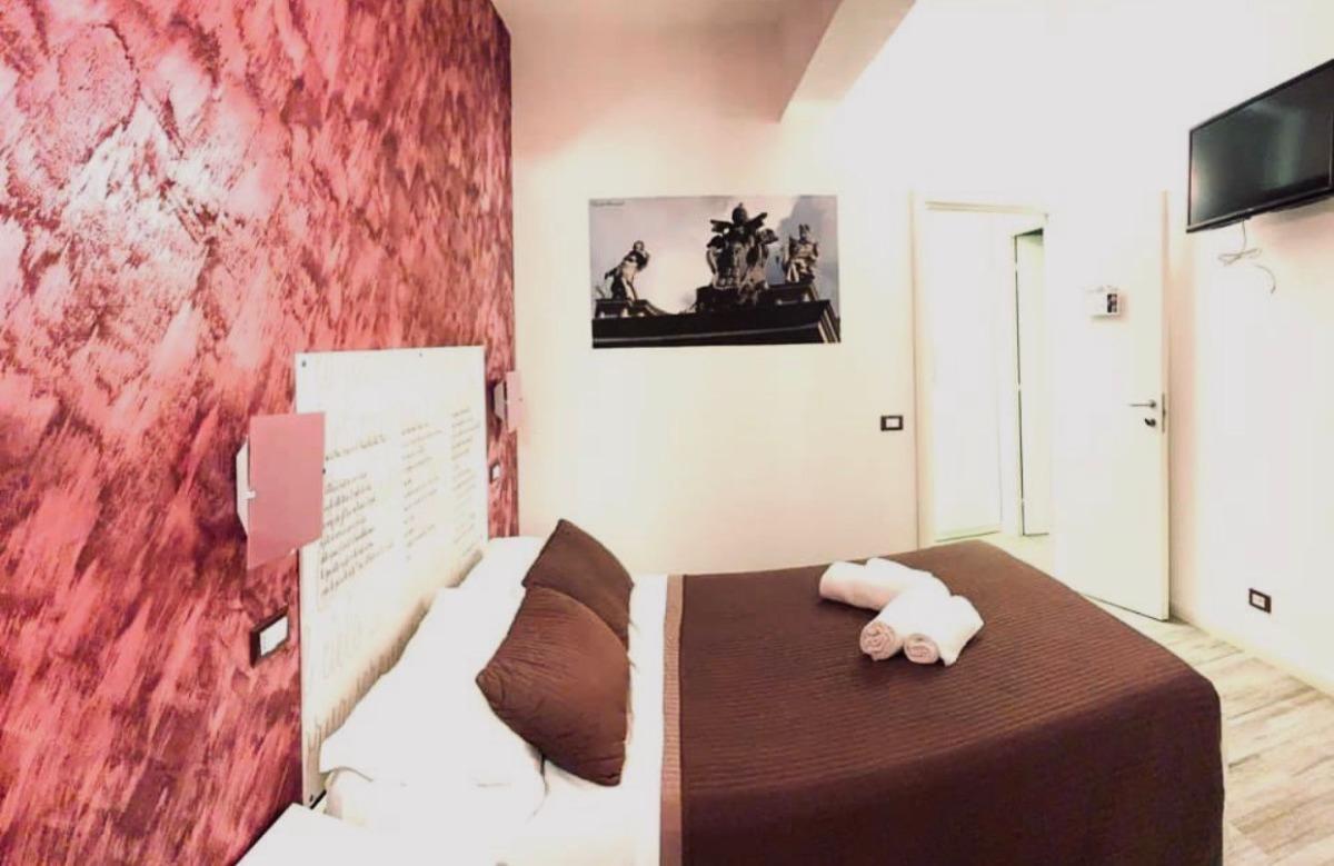 Camera da letto matrimoniale con bagno in camera appartamento primo piano